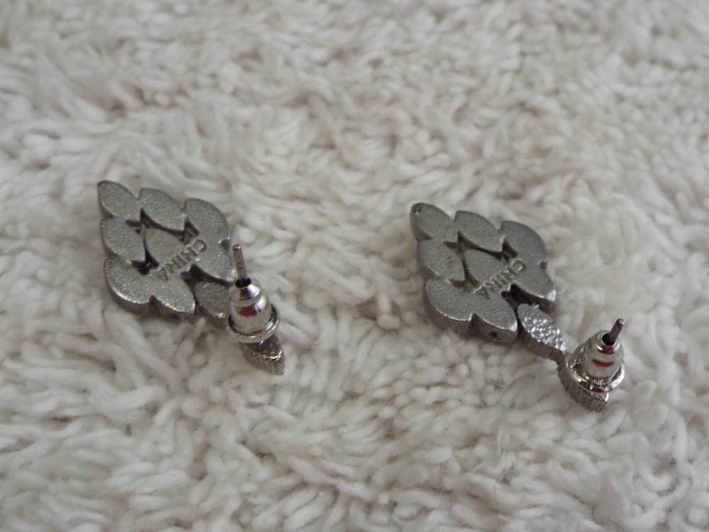 Silvertone Rhinestone Pierced Earrings (B49)
