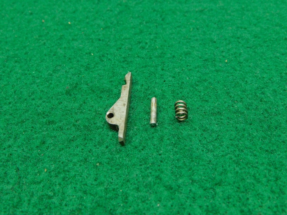 Mossberg 500 Extractor Left Hand Set 12 16 20 GA Original