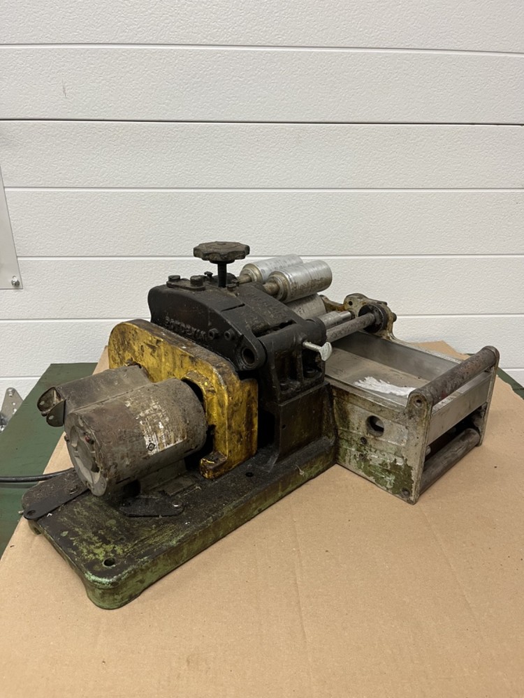 potdevin 4''margin gluer