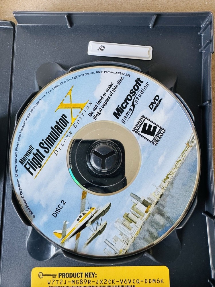 Microsoft 2006 Flight Simulator X Deluxe Edition PC Two DVD's Game Windows