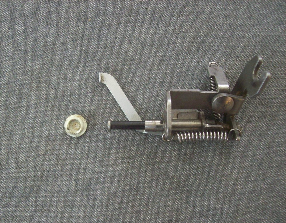 Singer 600E, 603E Sewing Machine Bobbin Winder Push Button Unit