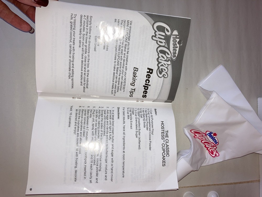 Hostess Mini Cupcake Maker Kit NWOT