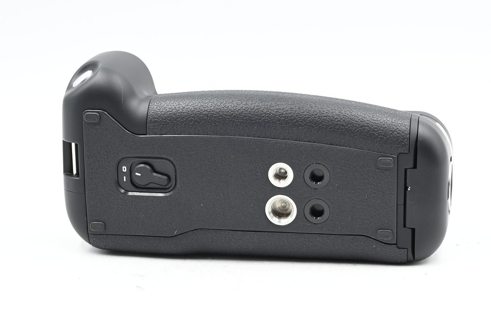 Leica 16003 MultiFunction Handgrip S (Multi-Function Vertical Hand Grip) #021