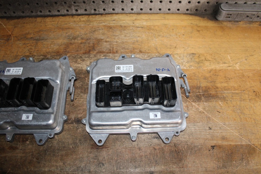 2013 BMW 750i TWO DME ECU Engine Computer Module Unit 8636967
