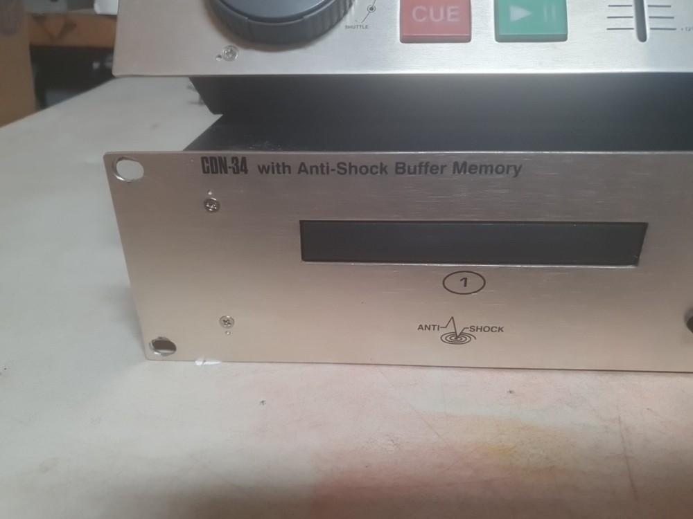 NUMARK CDN-34 Professional Dual Cd Player CDNA-32s Anti Shock Buffer Memory