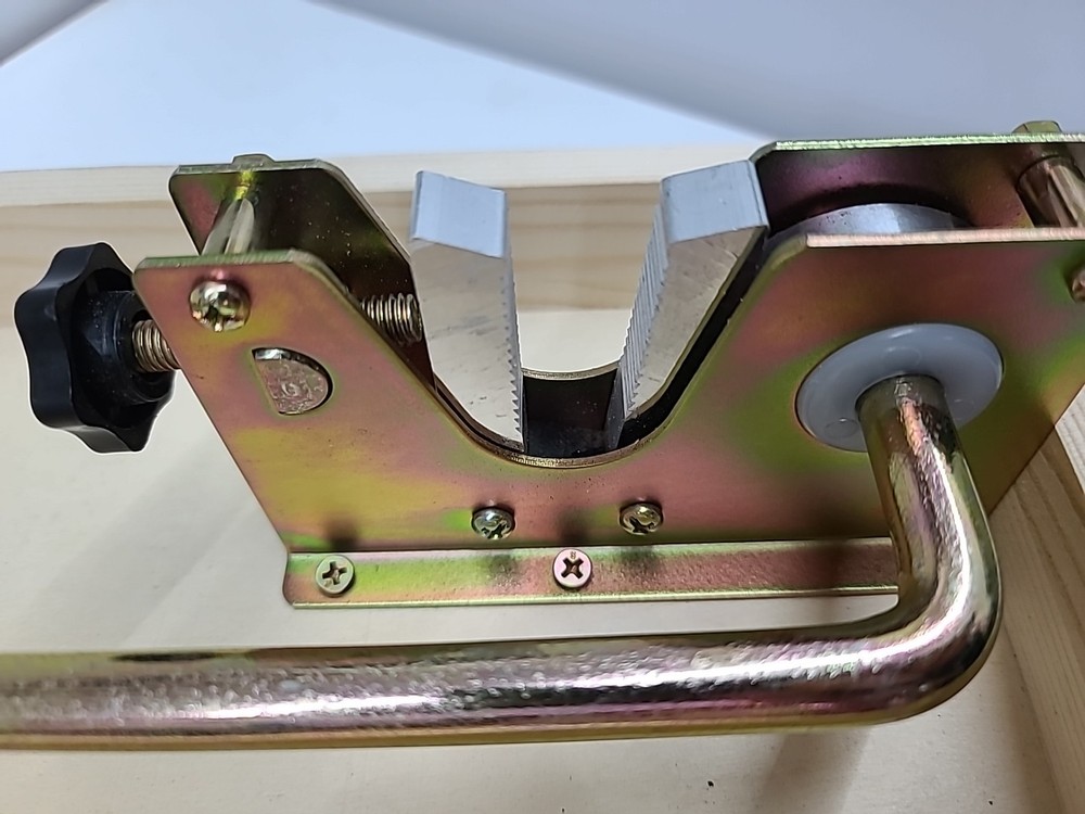 Heavy Duty Nut Cracker for Macadamia Pecan Walnuts Hazelnuts Almonds Chestnuts