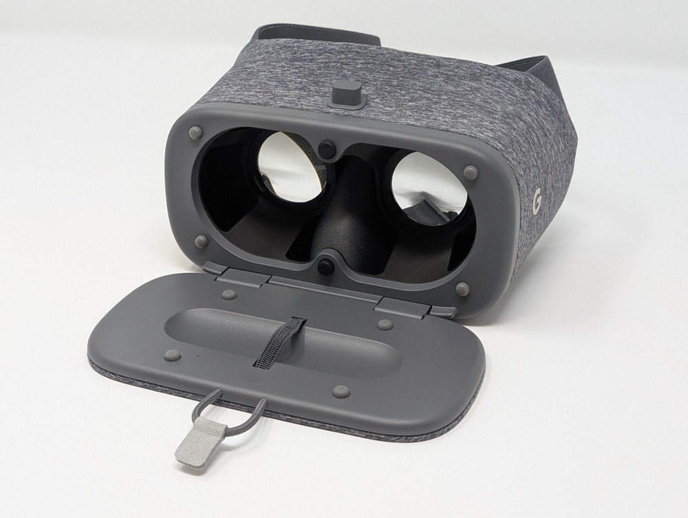 Google Daydream View D9SCA VR Headset with Remote Slate Gray