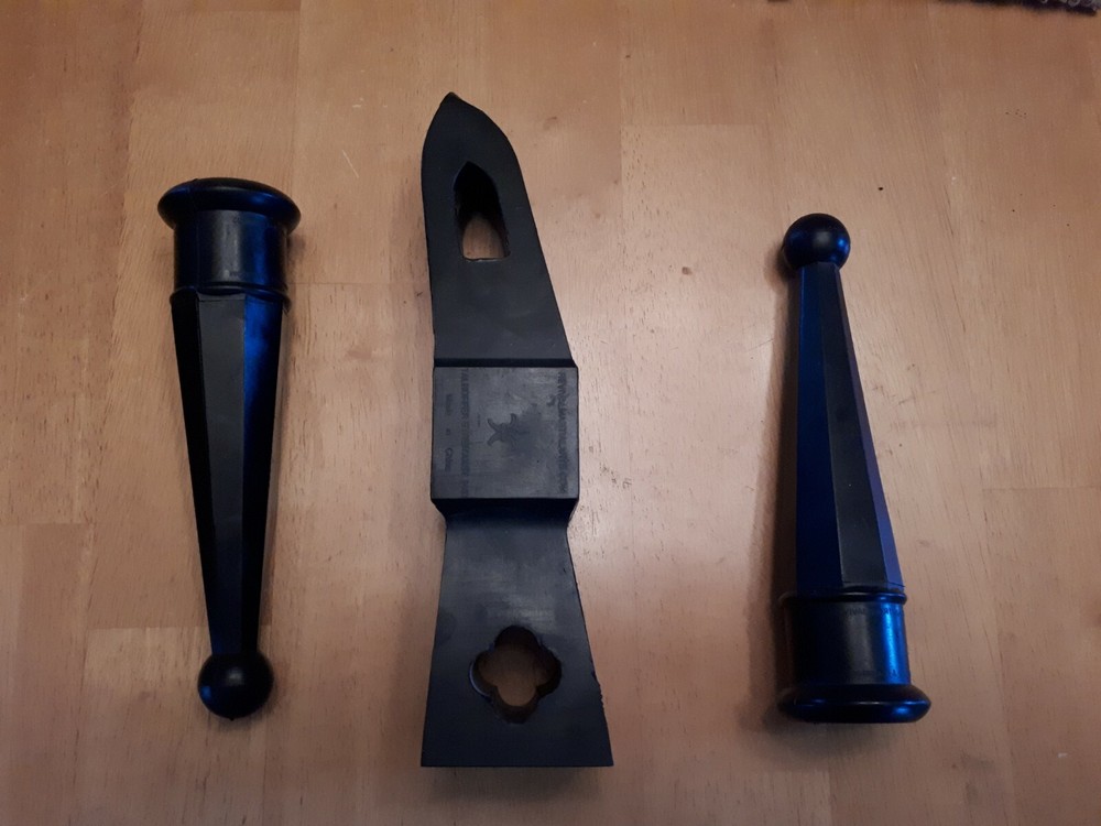 rugged hammer with 2 x spear heads