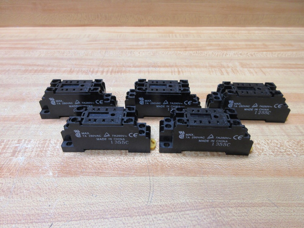 Omron PYF08A-E Relay Socket (Pack of 5)