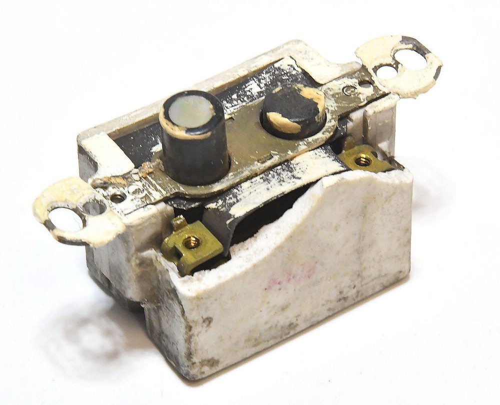 VINTAGE SINGLE POLE PUSH BUTTON LIGHT SWITCH   #2