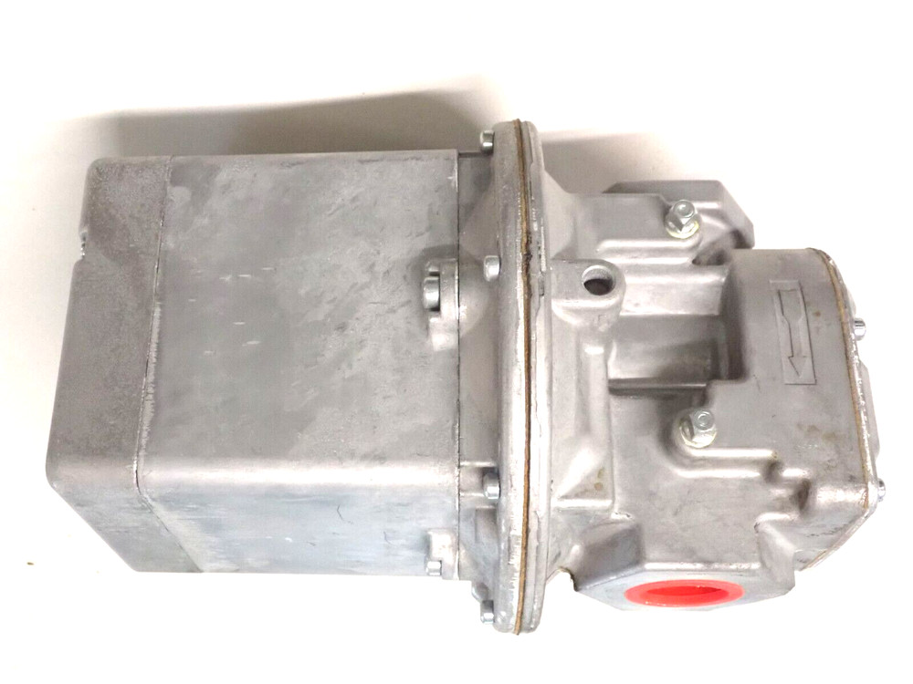 220D MAXITROL PRESSURE REGULATOR NEW