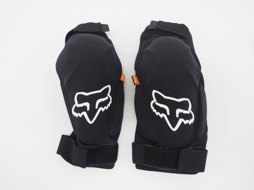 New! Fox Launch D30 Knee Guards MTB Size Medium Left/Right Pair Black