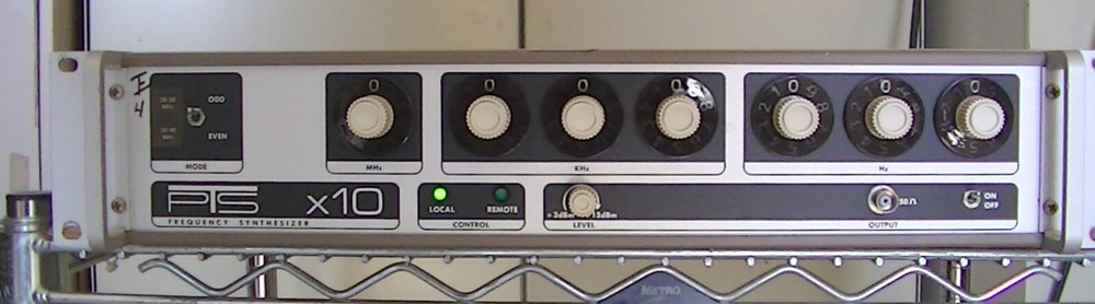 PTS FREQUENCY SYNTHESIZER X10 model X10 M3NIG