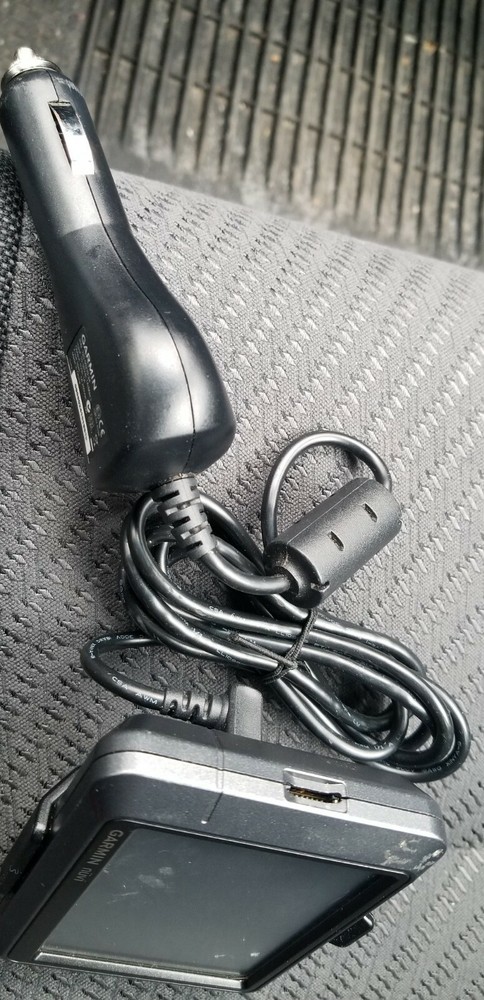 Garmin nüvi 205W bundle.