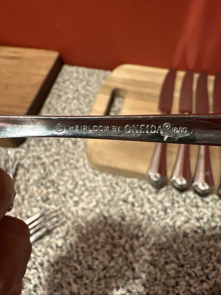 Oneida Knives & Forks