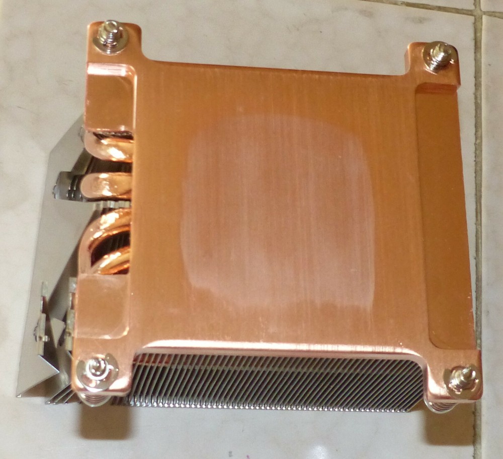 Socket 1366 2U xeon cooler - minor damage