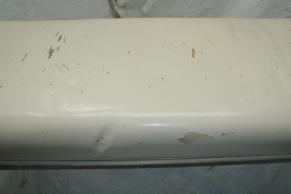 Mediocre Piano Bench