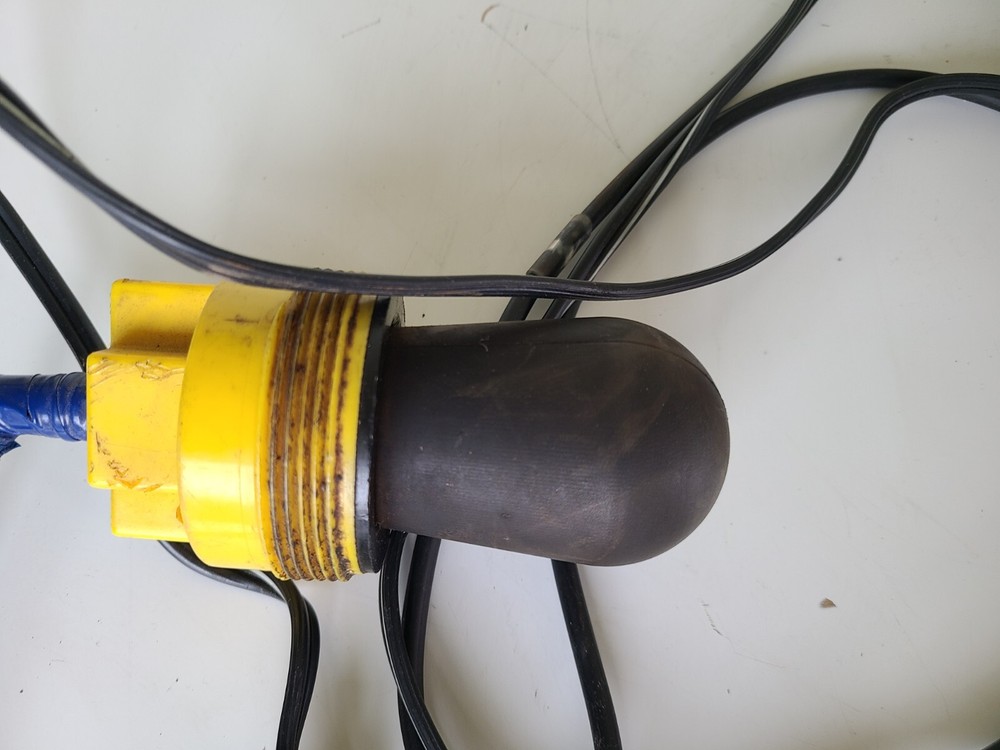 Limited Edition Singer 7033 Sewing Machine With Custom Presser Handle Control