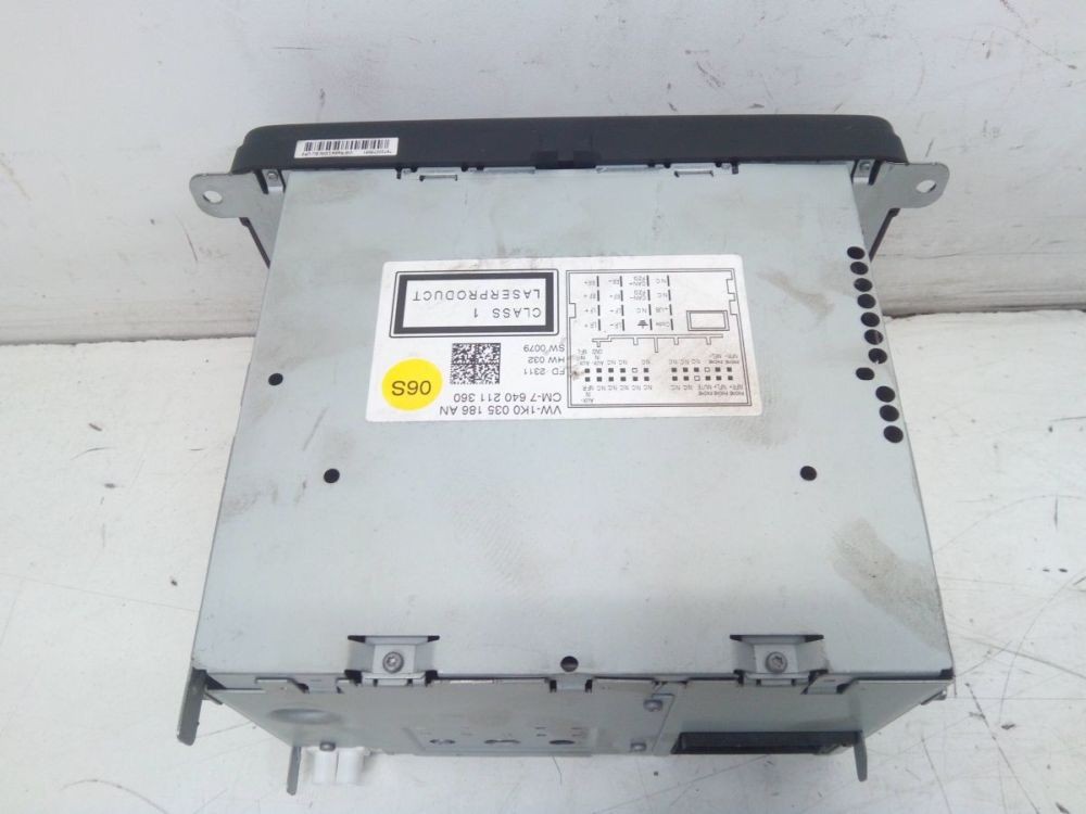 Radio/CD Changer Combination *CODE not present. Fits VW Touran (1T1,