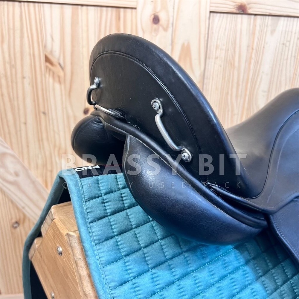 18" County Connection Dressage Saddle