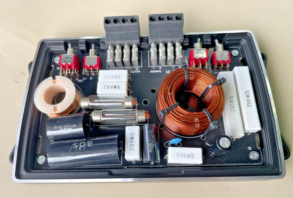 Old School A/D/S 346CS Crossover Pair, Display Unit