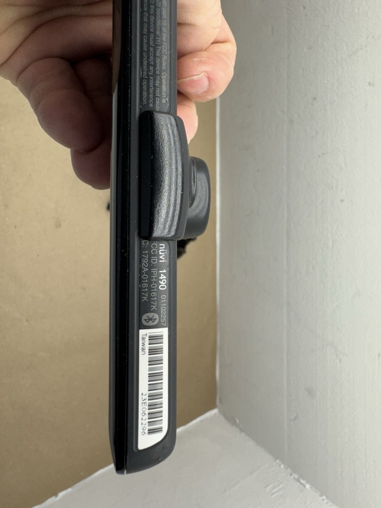 Garmin Nuvi GPS Navigation System Bluetooth 4.5” Screen Bundle