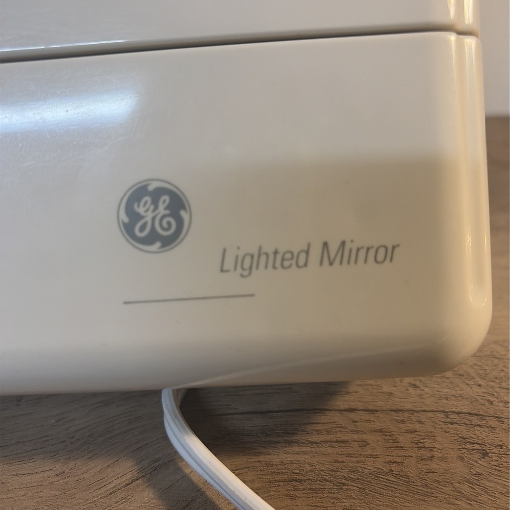 GE Lighted Tri-Fold Vanity Makeup Mirror Magnifying Model 106658 Tested ~Works