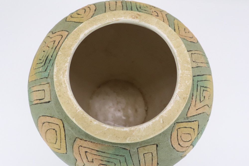 Ceramic Carved 10"
