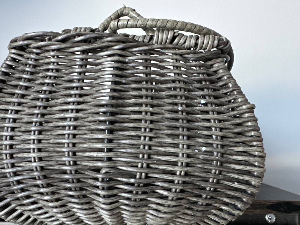Broyhill Basket Silverware Napkin Display Gray Medium Sized Woven Handle