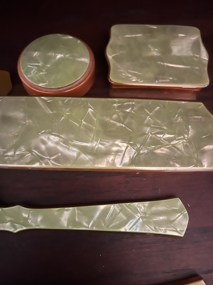 8 Pc Vintage Green Marbled Vanity Set