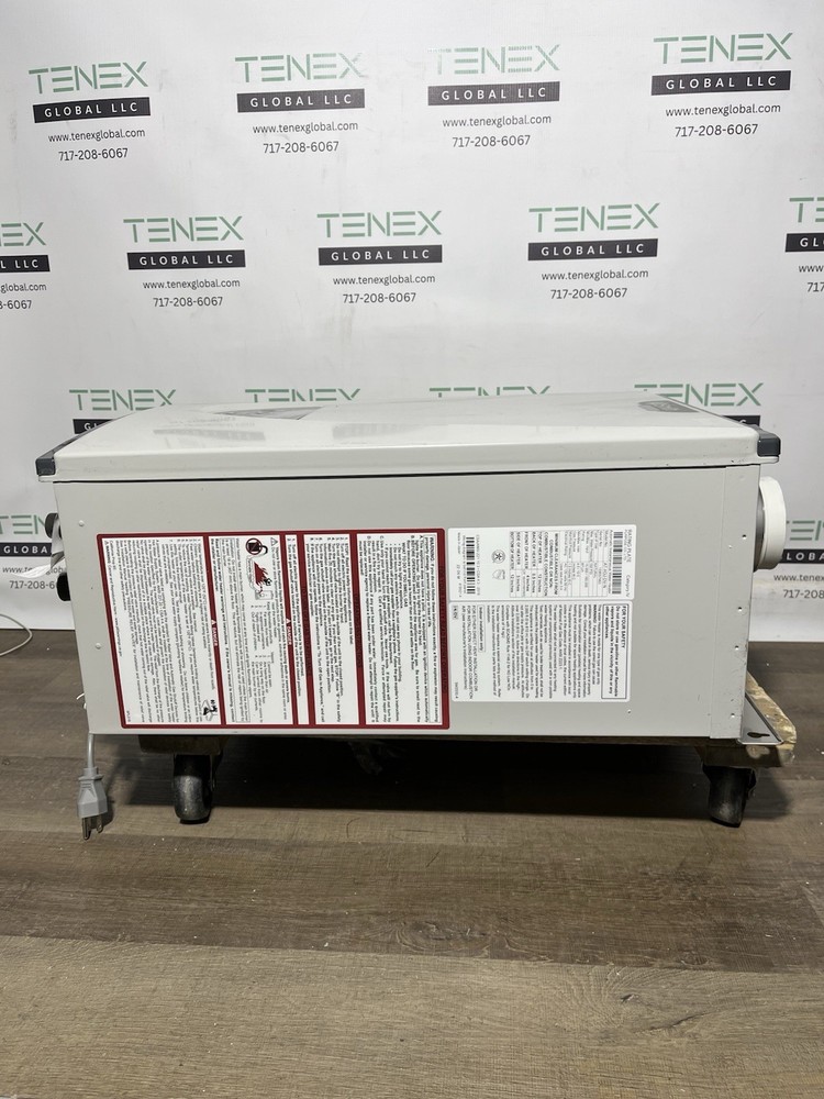 AO Smith Indoor Tankless Water Heater 160k BTU Natural Gas ( B-7 #1697)