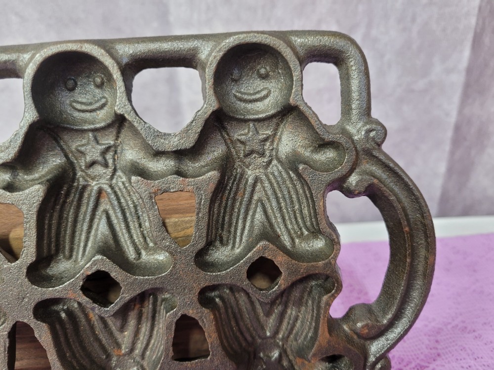 Vintage Cast Iron Gingerbread Man Mold