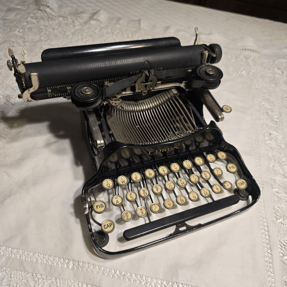Corona 3 Antique Folding Typewriter With Case