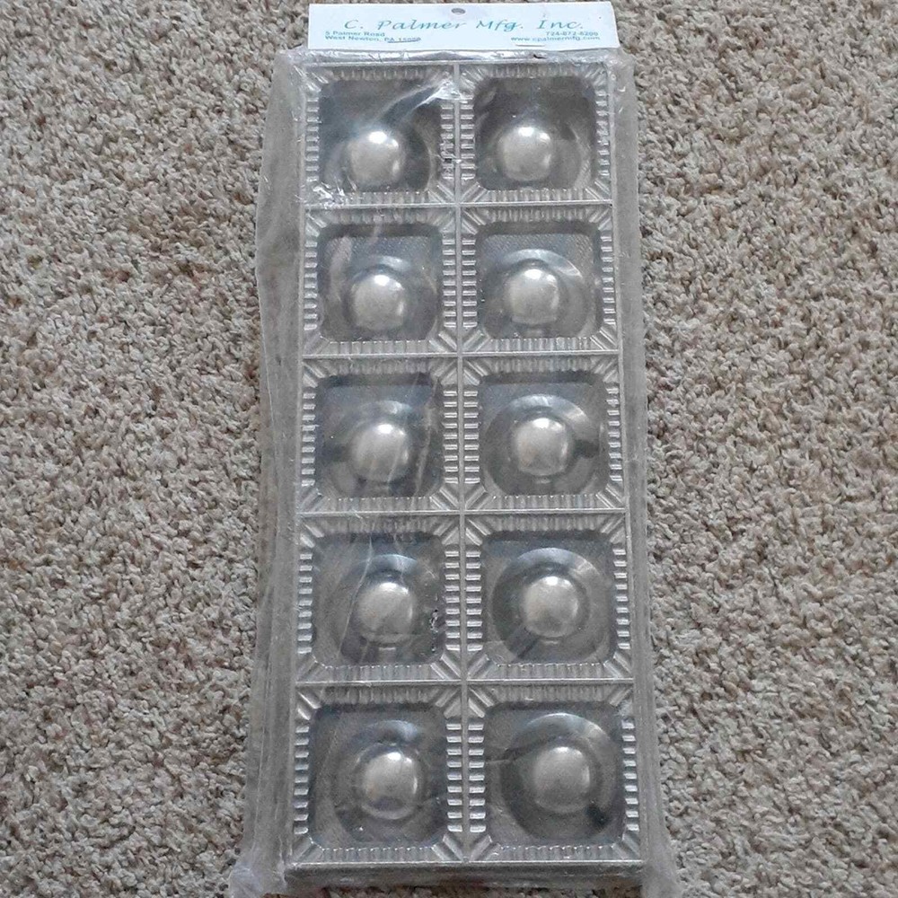 NWT C. Palmer Mfg, Inc. Ravioli/Circle Cookie Forms