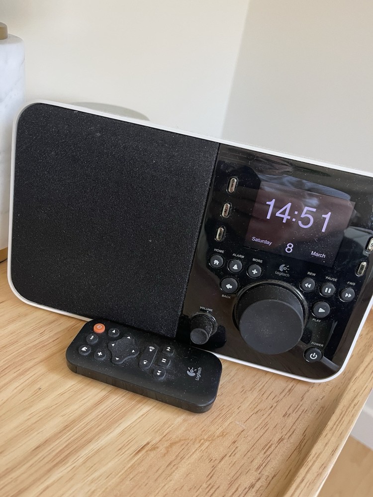 logitech squeezebox internet radio White