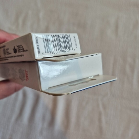 Colgate 360 soft 1 metal handle 2 replacement heads, plus 2 additional NWT