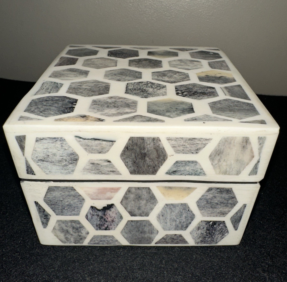 SQUARE HANDMADE BONE INLAY STORAGE BOX~GRAY & WHITE HONEYCOMB PATTERN