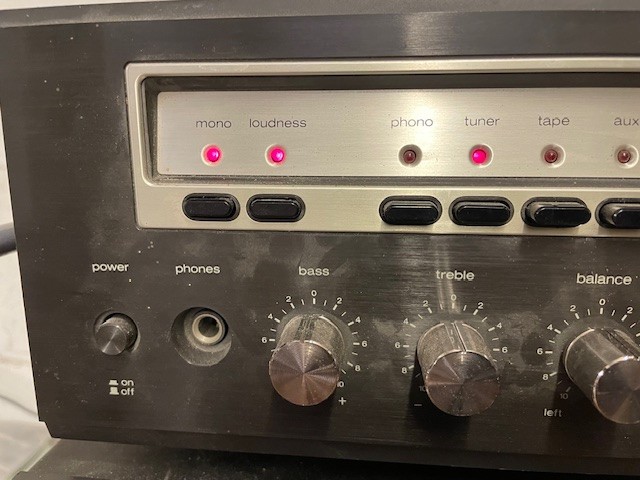 Sharp SM-1122 Stereo Amplifier 5 Pin Din Inputs .Spares/Repairs