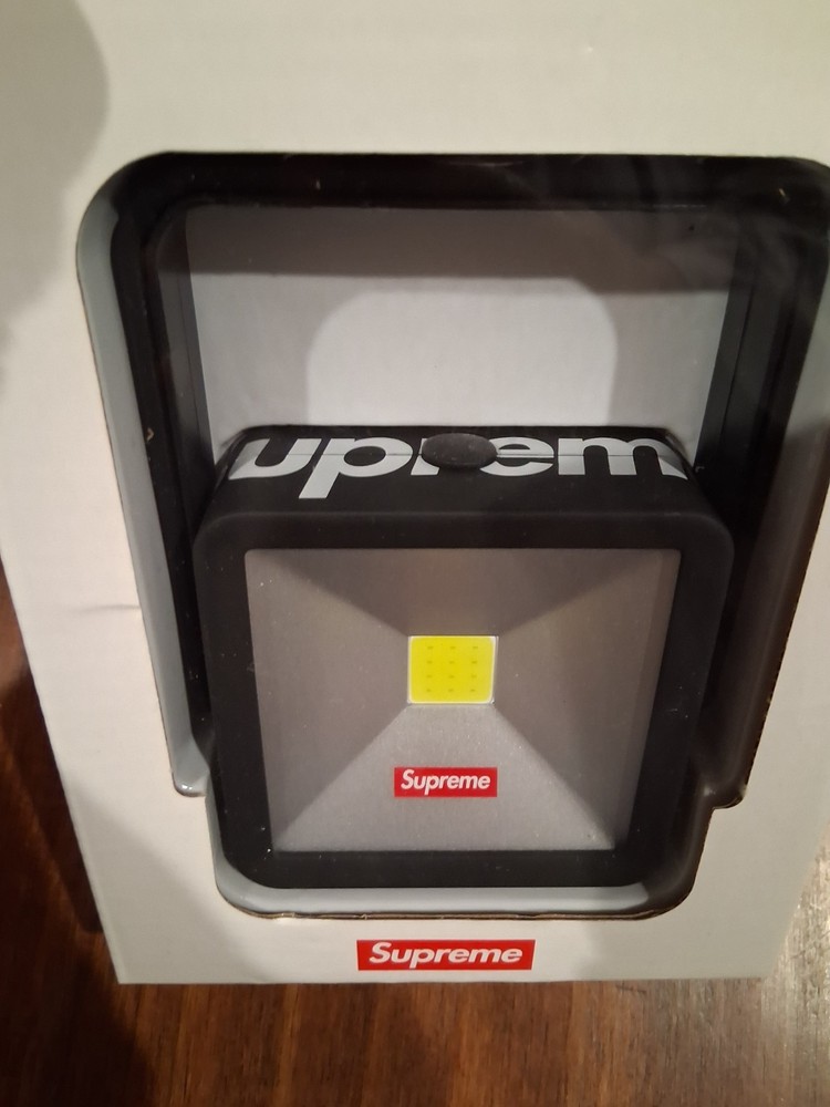 Supreme Kick Stand Light