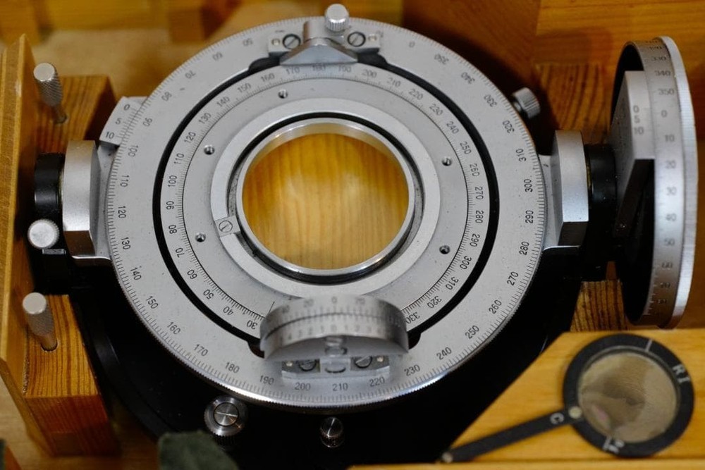 Carl Zeiss Universal Rotating Stage 4 Axis Polarizing Microscope