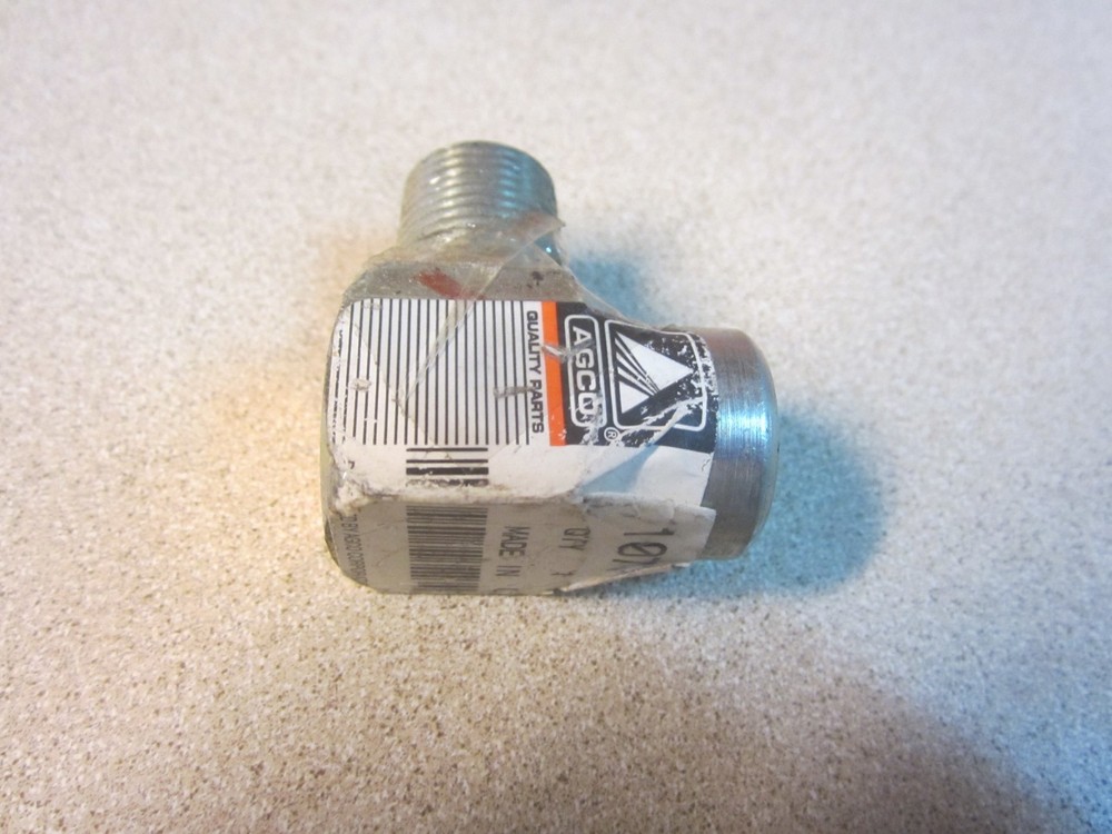 Agco 1077857M1 Adaptor