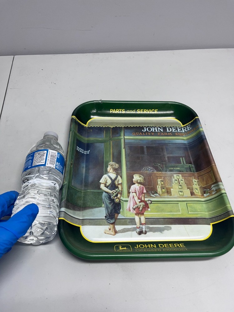 A Friend in Need Tray