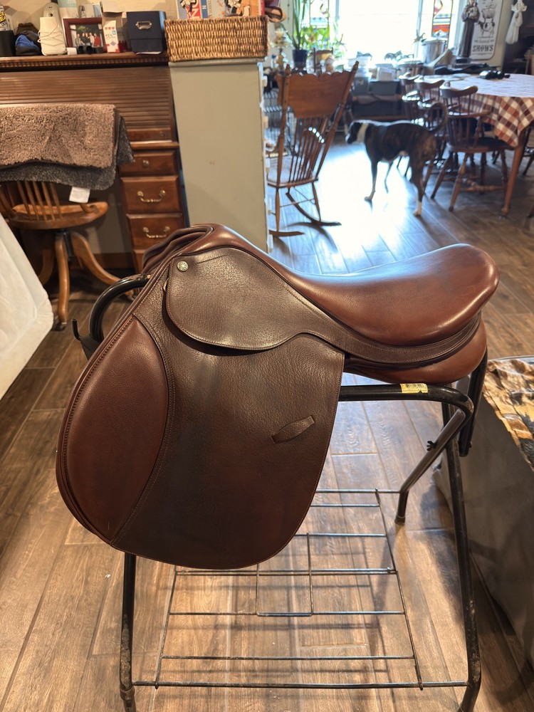 Collegiate 17” Jumping Saddle