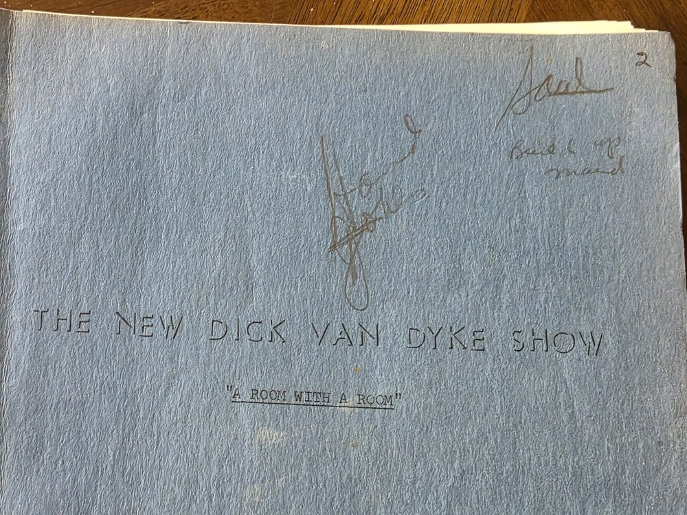 Writer's Original "New Dick Van Dyke Show"  "A Room with a Room" script w. notes