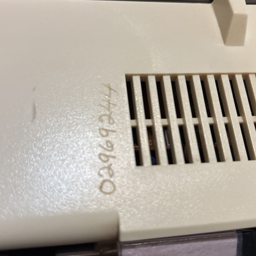 VTG Commodore VIC-1525 Graphic Printer Powers On PREOWNED NO BOX
