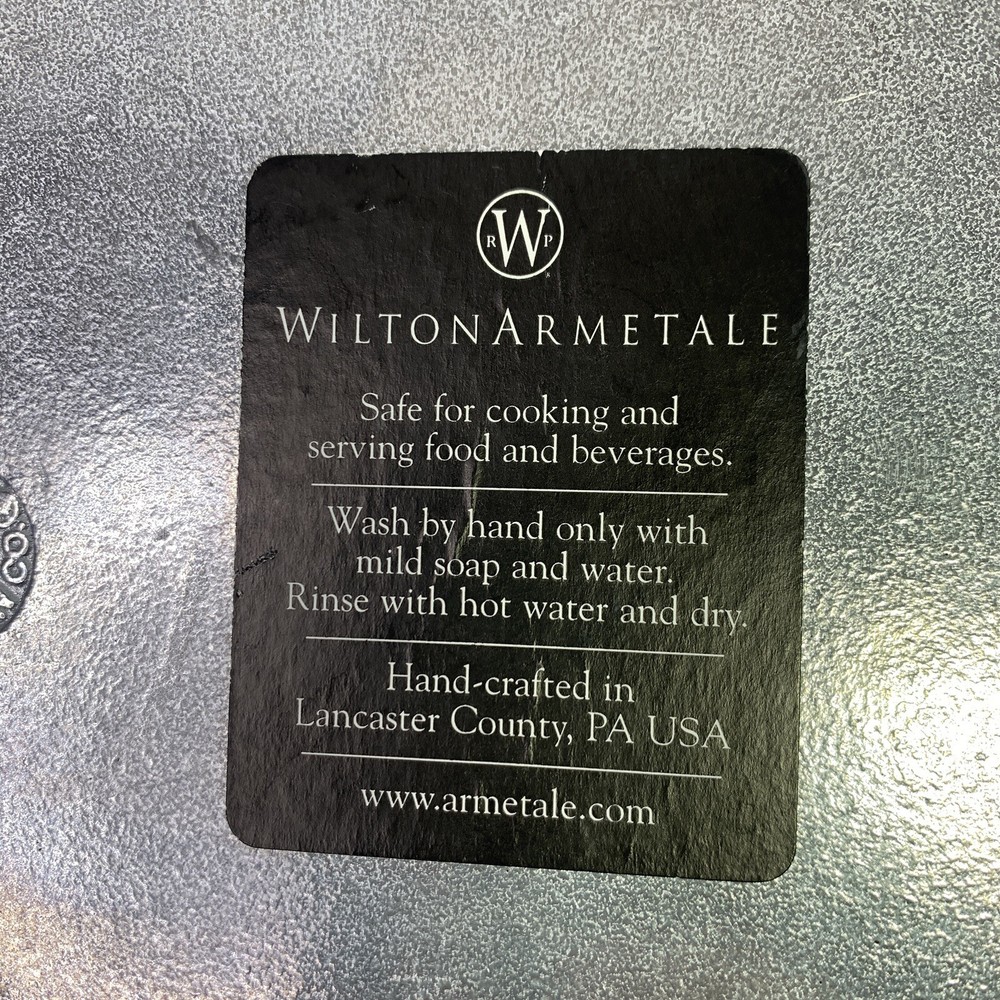 Wilton Armetale Barbed Wire Rectangle Baker 2Pc 2 Qt Pyrex & Baking Dish