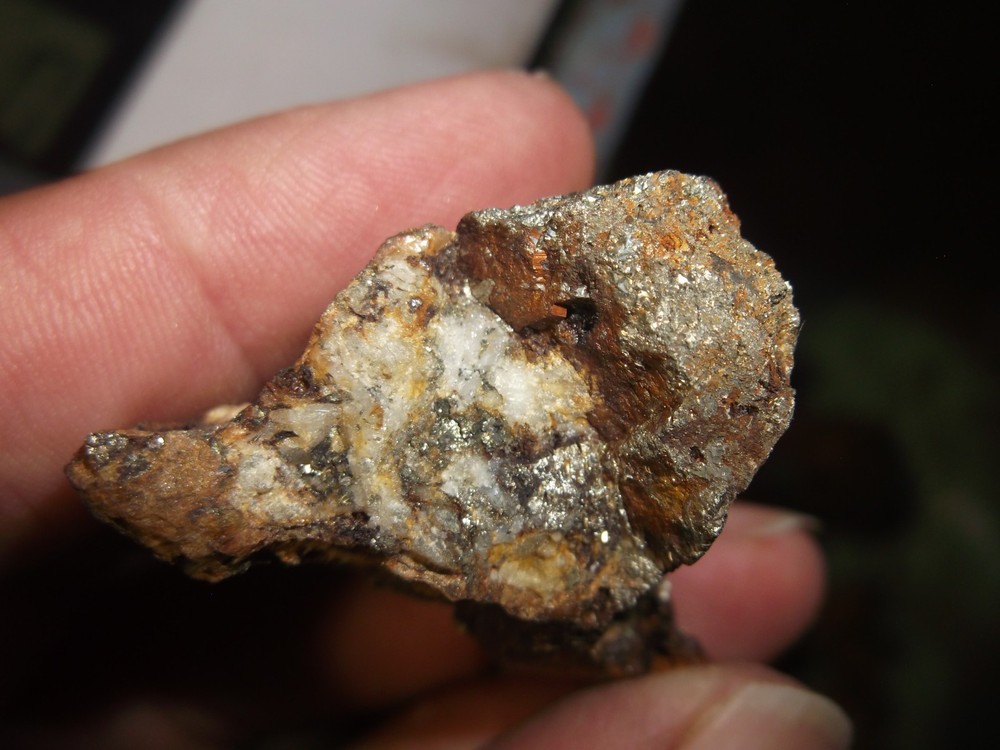 Gold, silver, copper, 84 grams samples ,ore high grade .