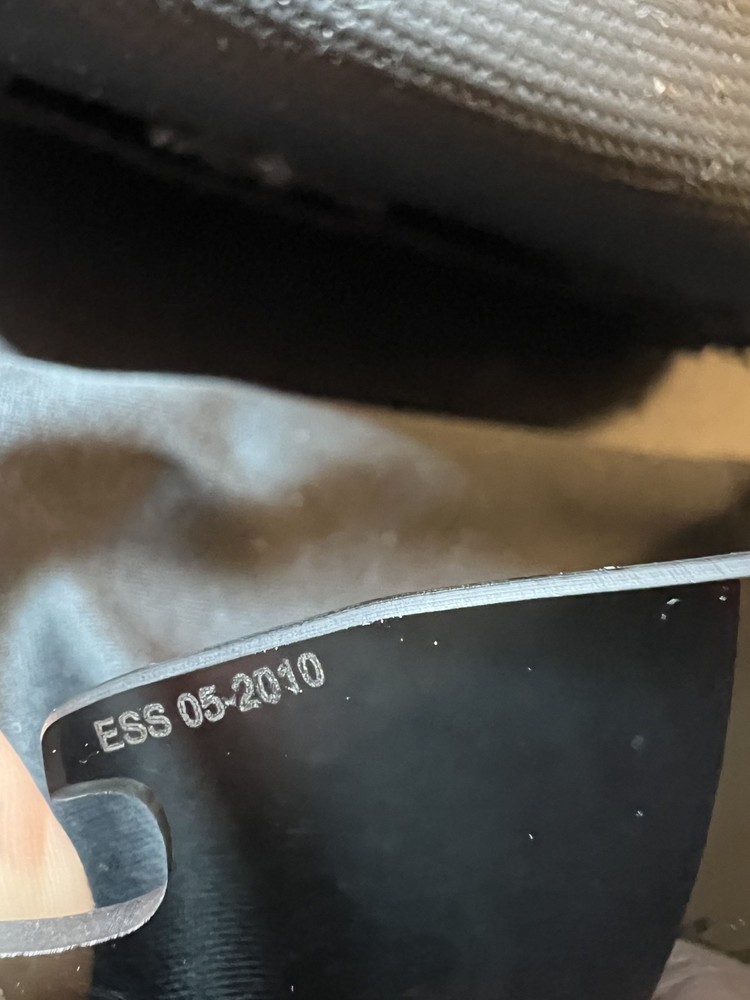 ESS 05-2010 REPLACEMENT LENS WITH SOFT DRAWSTRING COVER/HARD SHELL CASE