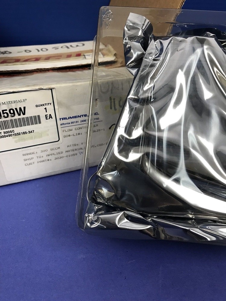 Unit UFC-1100A Mass Flow Controller, N2, 300 SCCM, Refurbished