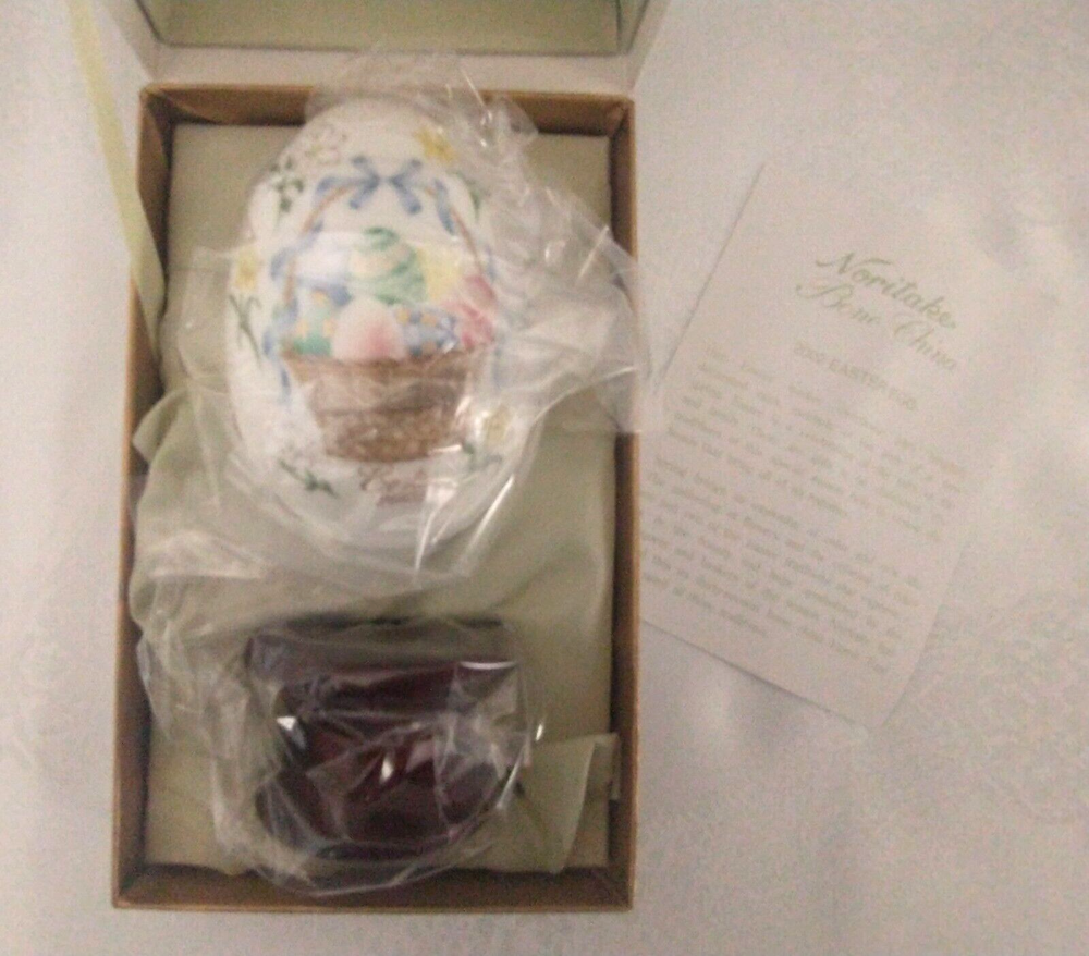 Noritake Easter Egg 2002 Limited Edition 32ND Stand Bone China M120 "NEW IN BOX"